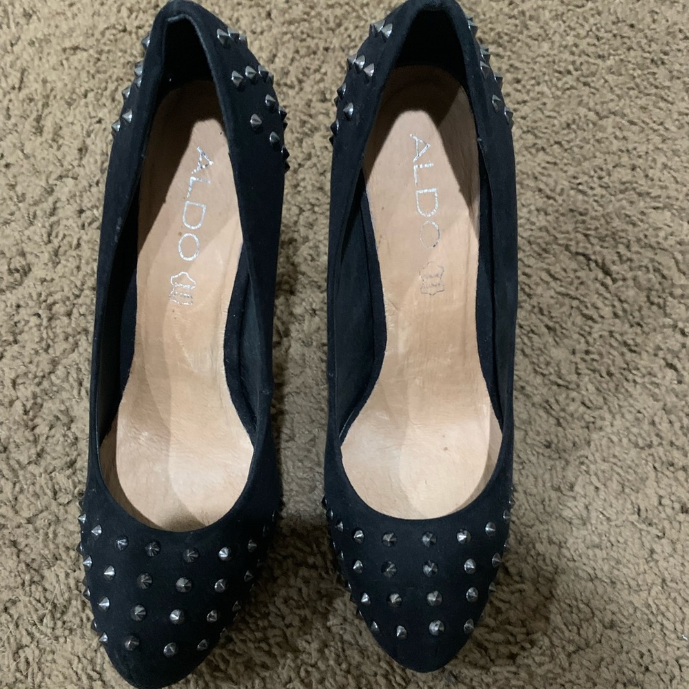 Black heels - Picture 2 of 4